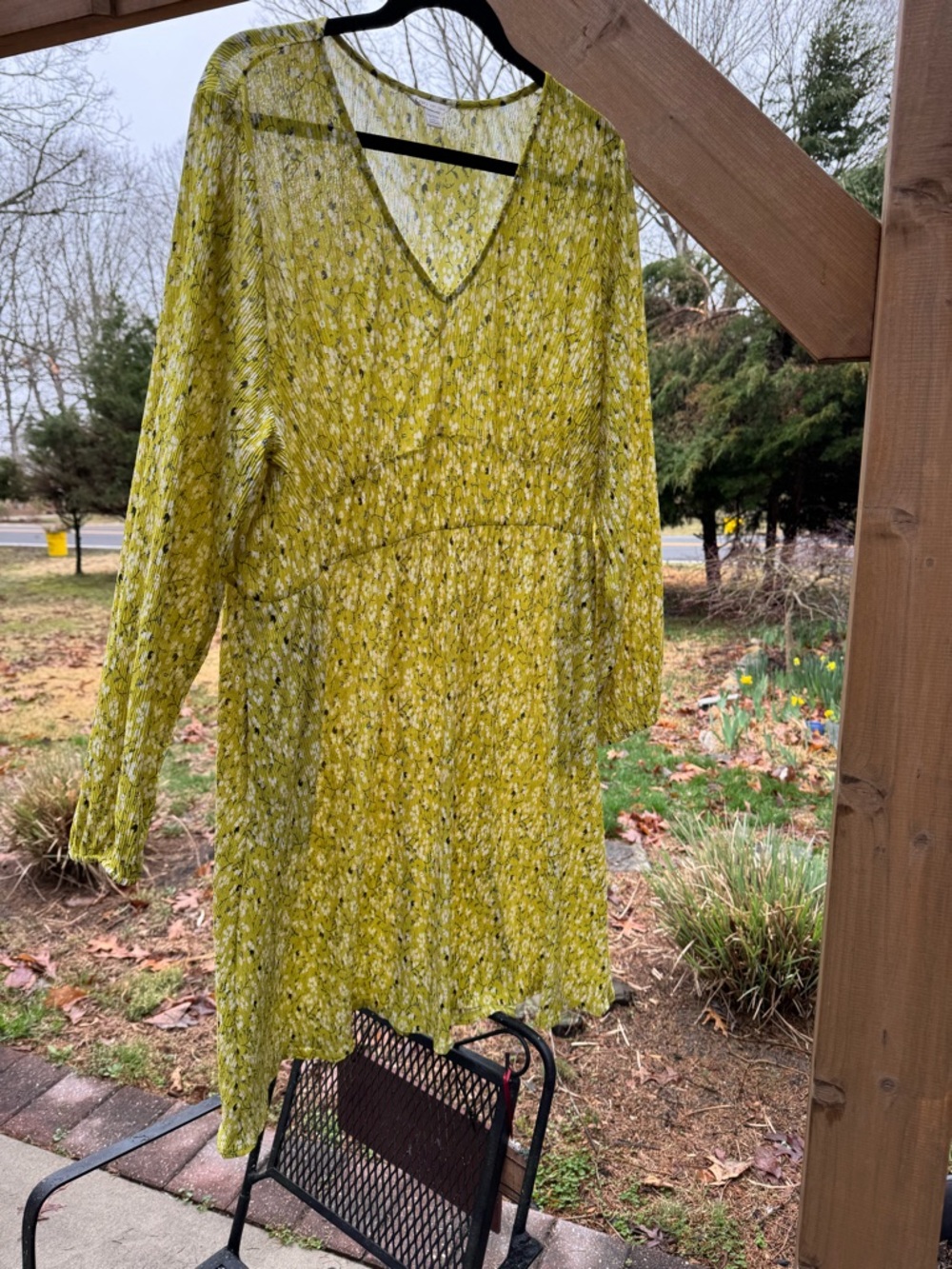 Cato Lightweight Long-Sleeve V-Neck Tunic Dress in Chartreuse Floral